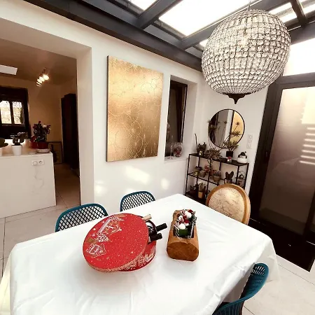 Charming With And Nature Views *