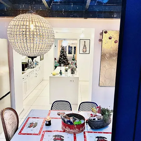 Charming With And Nature Views *