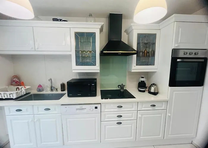 Charming With And Nature Views *