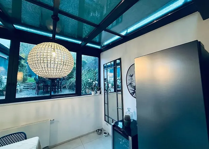 Charming With And Nature Views Дом отдыха