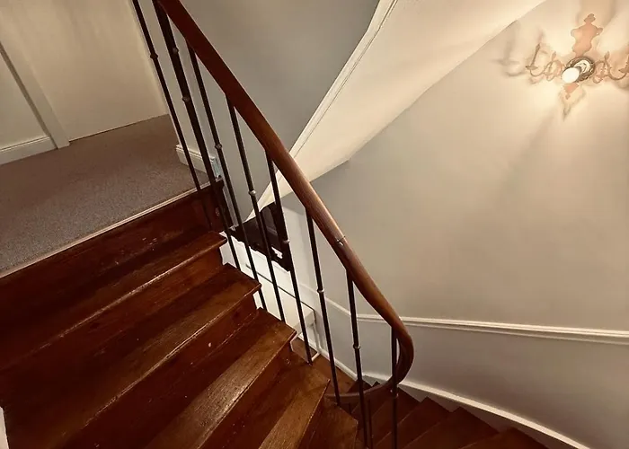 Charming With And Nature Views Дом отдыха