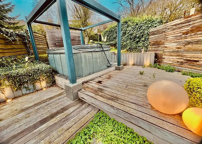 Charming With And Nature Views *