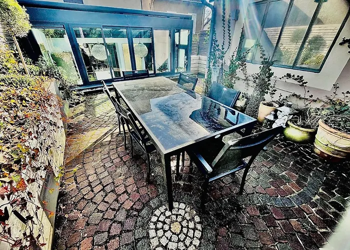 Charming With And Nature Views *