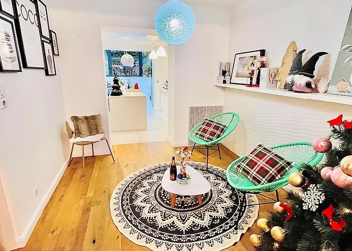 Charming With And Nature Views Дом отдыха