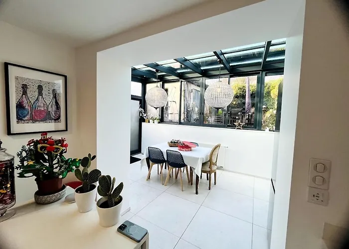 Charming With And Nature Views Дом отдыха *