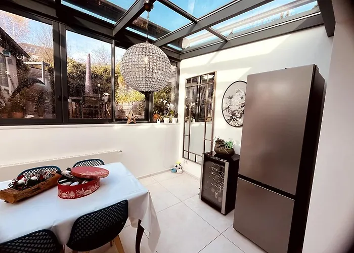 Charming With And Nature Views *