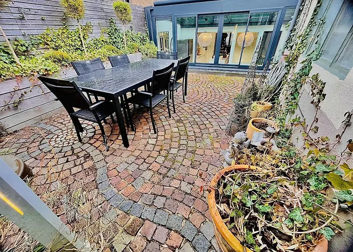 Charming With And Nature Views Дом отдыха *